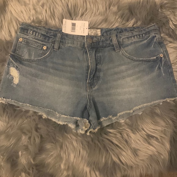 Free People cut off denim shorts - Picture 1 of 3